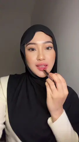 Every swipe = instant glow up 💄✨ @otwoo.id 