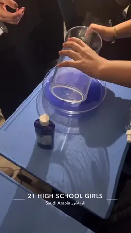 تجربة التسونامي من فصلنا المبدع🤞🏻🤞🏻#كيمياء #fyp #foryoupage #ثانوية_عامة 