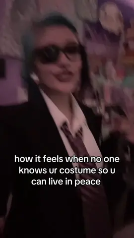 ok but at the same time how do u not know harry hart… #kingsman #halloween #harryhart #halloweencostume 