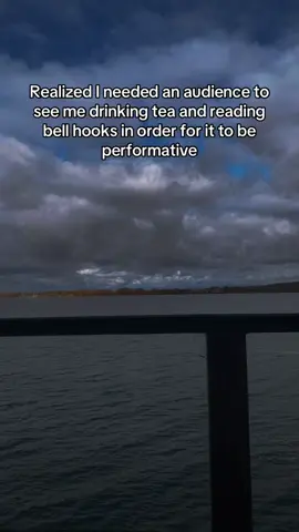 I ran back inside immediately after recording since it was too cold 💀 Anyway I love this book so far #performative 