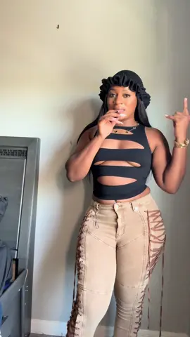 How cute is this hat ? I love me some crochet hats #crochet #crochethat #tiktokshopblackfriday #tiktokmademebuyit #creatorsearchinsights 