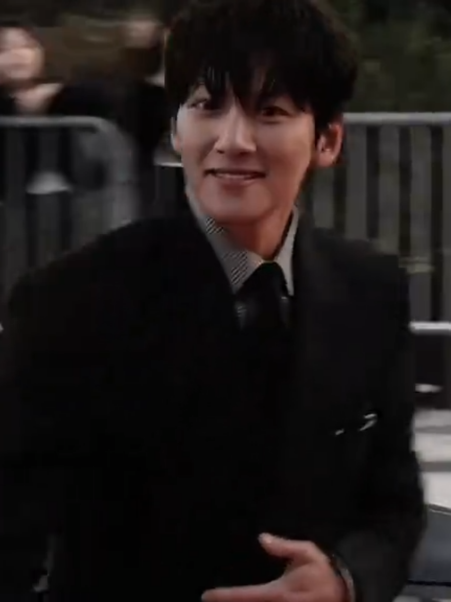 مو قادره مااصمم له وهو طالع جميل بهذا الشكل😩🫠 #jichangwook #تشانغ_ووك #جي_تشانغ_ووك #كيدراما #fyp 