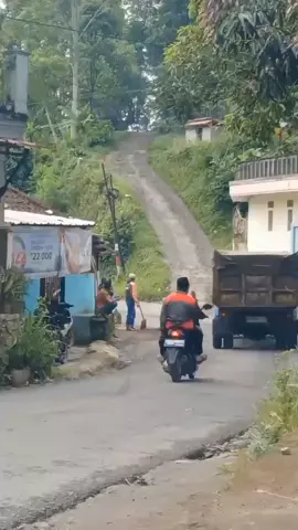 #awal mula mobil muatan berat gak kuat nanjak.