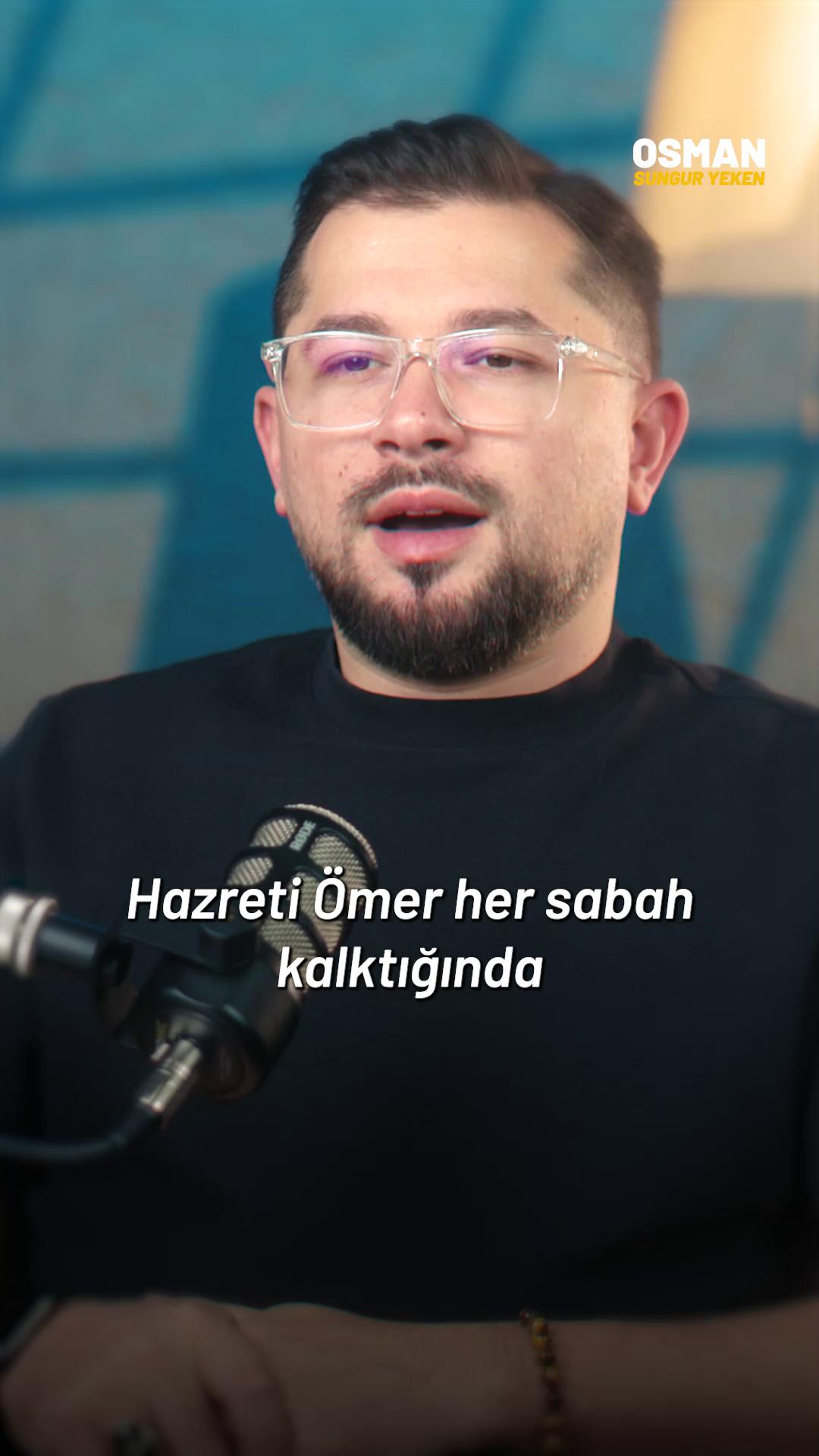 Güne nasıl başladığın, günün geri kalanını da belirler. Sabah namazını kılmak sadece bir ibadet değil, aslında bütün güne yön veren bir bereket kapısıdır. Günün en huzurlu, en sessiz saatinde Allah’ın huzuruna durmak, kalbi arındırır, zihni berraklaştırır. Sabah namazını kılan insan, güne Allah’ın adıyla başlar. O vakitte yapılan dua daha içten, alınan nefes daha temiz, atılan adım daha sağlam olur. Kerahat vaktinde uyuyarak o bereketi kaçırmak, aslında kendi ruhunu mahrum bırakmaktır. Güne secdeyle başlayan, Allah’ın korumasıyla yürür. Bu yüzden sabah namazı sadece bir farz değil; huzurlu, bereketli ve anlamlı bir hayatın anahtarıdır. Yedekleme Kodu: OSR_219