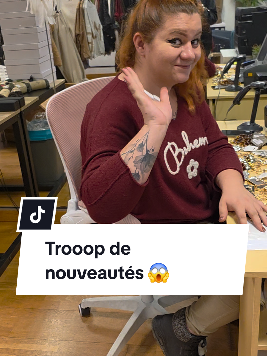 Je vous donne RDV ce week-end avec 2 lives 100% nouveautés 🥰  - Samedi soir 19h30 + - Dimanche soir 18h30  Soyez prêtes que des pépites 🤩 #arrivage #nouveautés #vetementsfemmes #bazar #boutique 