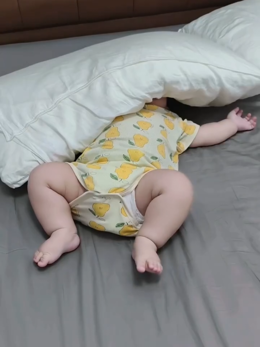 Chụy có ảnh mới bít ảnh đang chơiii trò giè...😊🤣🥰#xuhuongtiktok #nhaviacoembe #viaconcung #nhavia2vach #babytiktok 