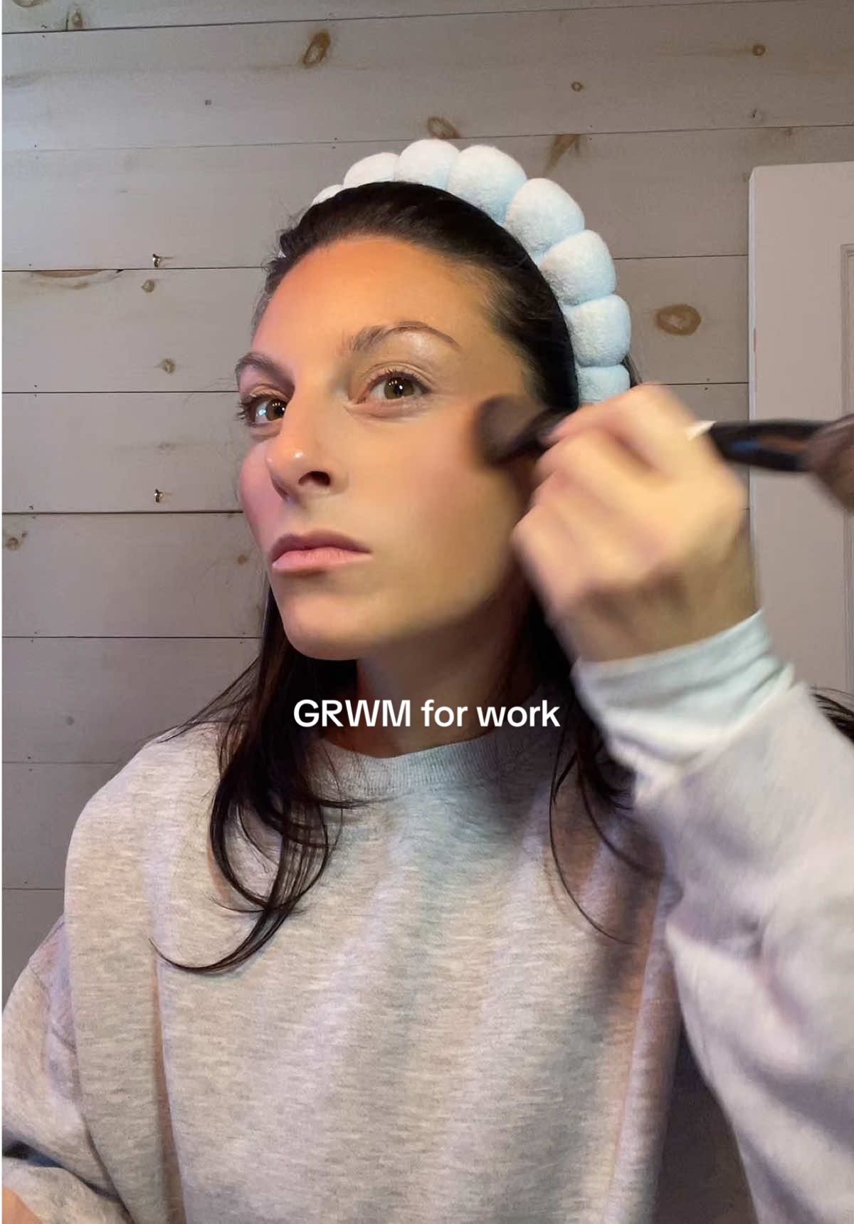 simple fach routine for worky 🤍 send VIBES to get through these next two days of my 12 day work streak 🫠 yar girl cannot waiiiit til Saturday LOL #GRWM #workmakeup #grwmforwork #makeup #MakeupRoutine  @rimmellondonus @rhode skin @loréal paris usa @makeupbymario @Fenty Beauty @Haus Labs @ONE SIZE BEAUTY 