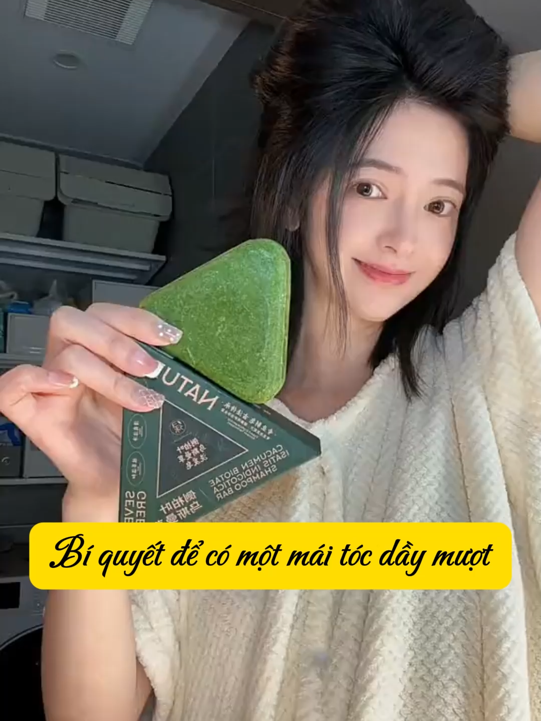 Xà phòng tam giác Lá Bách chuyên kích mọc tóc kể cả lồng mày. Gội như dầu gội thông thường sẽ rất nhanh mọc