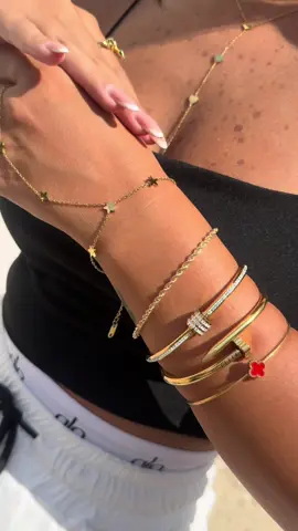Elevate your style with 100% gold-plated jewelry you can trust ✨ Guaranteed shine, guaranteed quality — because you deserve the best 💎 #GoldPlatedJewelry #GuaranteedQuality #MapleJewellery #JewelryLovers #ShineWithConfidence 