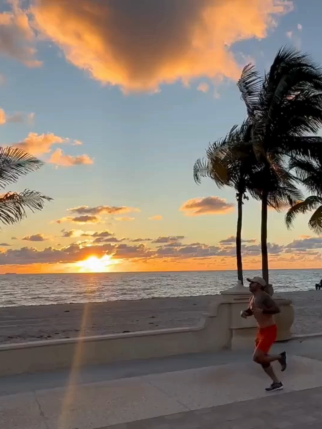 It was a beautiful morning at Hollywood Beach, Florida, on Thursday, where the vibes were high as we approach the end of the week with a stunning sunrise. #sunrise #florida #beach #ocean #southeast #FoxWeather