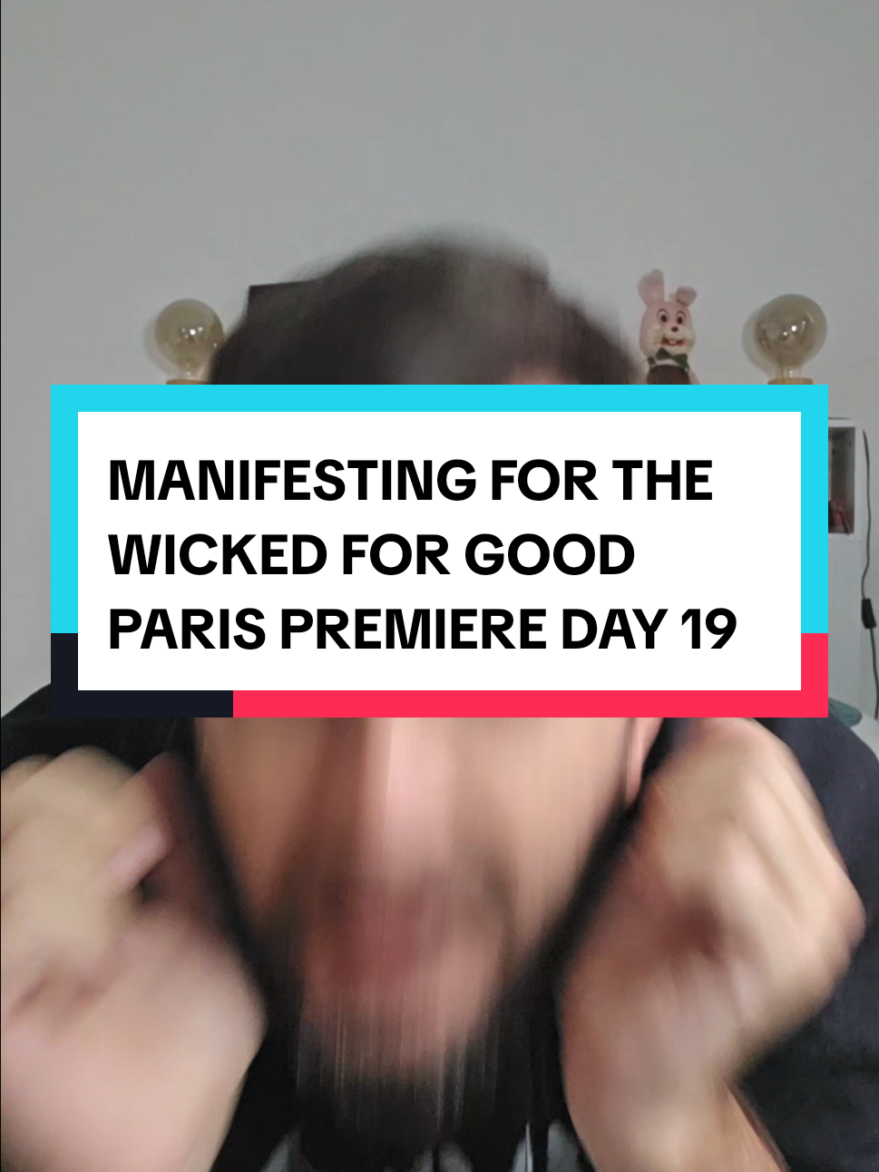 Alors @Le Grand Rex et @UniversalFR , Pink 💖 goes well with green 💚 ? #wicked2lefilm #wickedforgood #trend #sabrinacarpenter #tearschallenge 