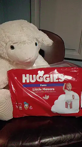 📦 Test produit – Huggies Little Movers Pants 💕 On a reçu ces couches à tester avec Astrée (2 ans et demi) et c’est un vrai succès 😍 avec @sampleo_france Elles sont ultra douces, faciles à enfiler même quand elle bouge dans tous les sens, et surtout aucune fuite ! 🙌 Astrée les appelle ses « couches coin coin » 🦆 à cause du petit Donald dessus, et elle ne veut plus les quitter 🥰 Confort, maintien, douceur… tout y est pour les petits aventuriers ! 👶💨 #huggiesparents #onestlabebe  #MamanTesteuse #TestMaman #Huggies   @Huggies® @sampleo_france 