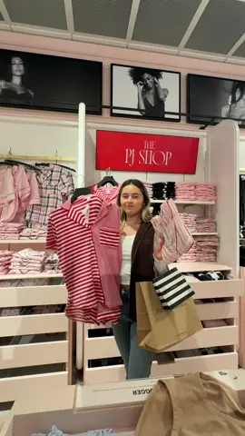 5am mornings have been my fav 💌 productive day in my life but make it kinda Christmas edition? 🎄 IK IK I hate to be the Christmas shopper in October but also… I can’t wait 😅🎄 @Wrangler @touchland @Ralph Lauren @The Farmer’s Dog @rhode skin @Tatcha US @L’OCCITANE @Living Proof, Inc. #dayinmylife #christmasshopping 