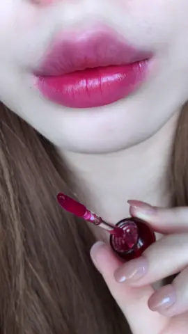 A little lip reset with Twilight Saga goodies 🐺👄 ID: 167947820 #newmakeup #lip  #lipsmakeup  #lipcare #lipoil #LipTrend #SHEGLAM #SHEGLAMcollection #SHEGLAMxTHETWILIGHTSAGA