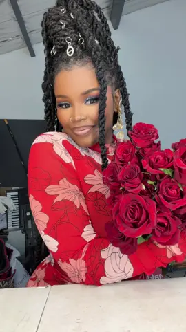 I’m dropping 🥹😍😍😍😍