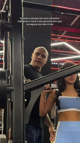 Eu concentradíssima pra não rir mkakakakakalakak desculpa gente eu não consigo😂 @Carlão Silva 