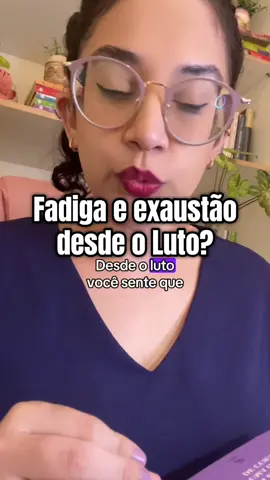 O luto afeta você por inteira e exige muito de todo seu organismo para aprender a existir com essa falta. Cuidar de sua saúde por completo nesse período é essencial. 💬 Você também sente fadiga e exaustão desde essa perda? #luto #deluto #psicoterapia #terapiadoluto #saudades 