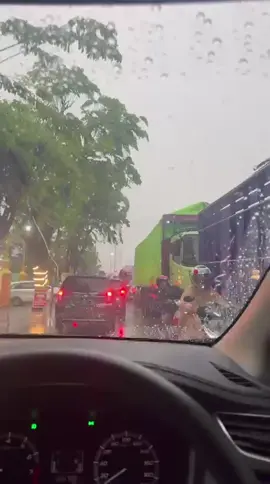 Nih aki kasin mentahan lagi buat prank temen kalian ,jangan lupa follow ig dulu yukk __nnvaaa #prank #prankvideo #nyetirmobil #bahanstory #nyetirmobil 