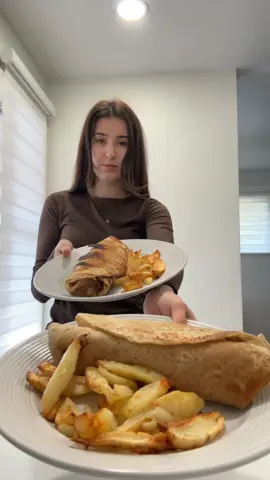The bread is amazing #arabbread #pita #sandwitch #lunch #lawstudent 