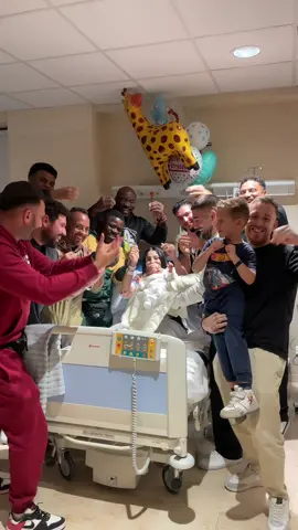 Holaaa soy Ismael un bebé muy pequeñito  y hoy han venido a verme mis tíos 🥷🏻🥷🏻🥷🏻🥷🏻