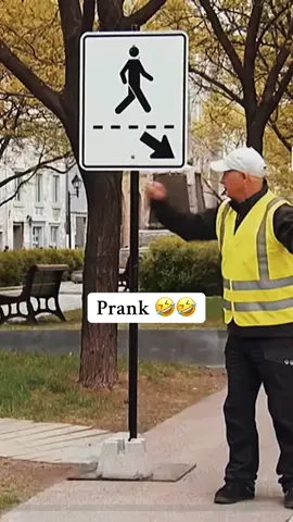 #prankvideo #funnyvideos😂 #justforlaughgags #laugh #foryoupage❤️❤️ 