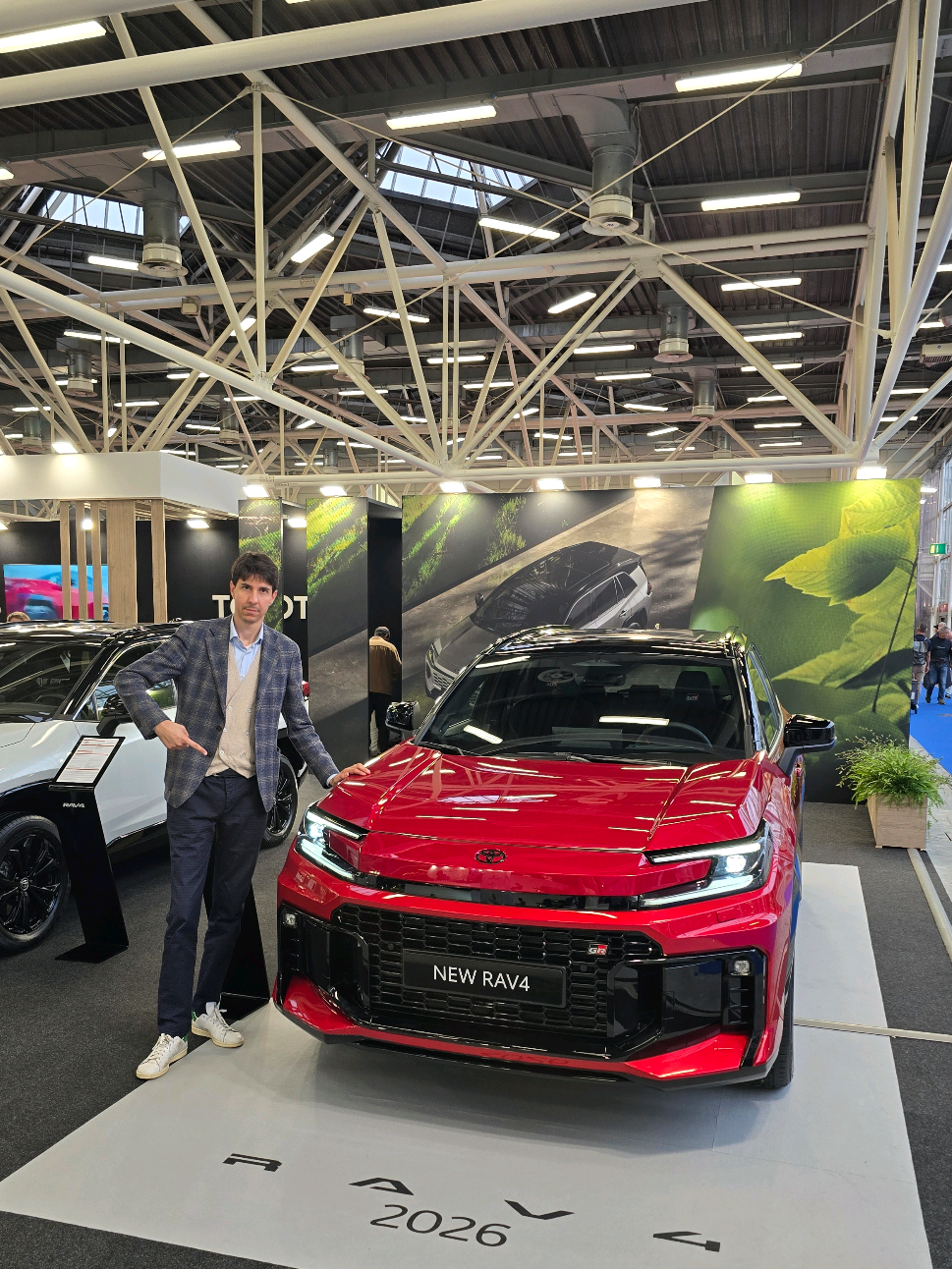 Discover with me the new Toyota RAV4 #toyota #rav4 #toyotarav4 #ferrerof #car 