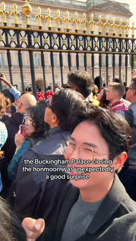 we are all safe from Gwi-ma once again #kpopdemonhunters #golden #travel #london #buckinghampalace 