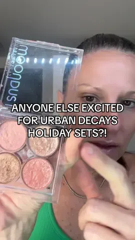 @urban decay #urbandecay #urbandecaycosmetics #eyeshadow #glittereyeshadow #eyeshadowpalette 