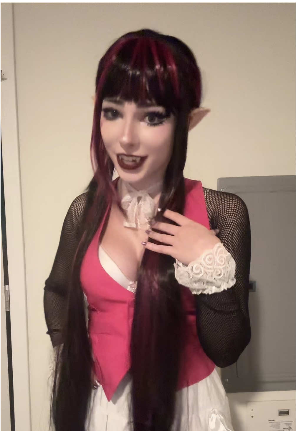 vampires >>> #monsterhigh #draculauracosplay #cosplaytiktok #draculaura #bellecat 