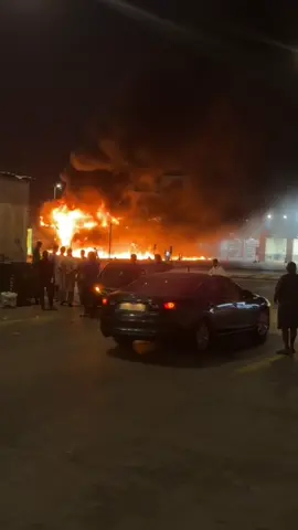 انفجار محطة دريس اليوم الله يعوضهم خير وكل من تضرر .. الحمدلله طفوها الدفاع المدني الله يبارك لهم عملهم وجهودهم   #محطة_الدريس_السويدي #محطة_دريس  #اكسبلور #مالي_خلق_احط_هاشتاقات 