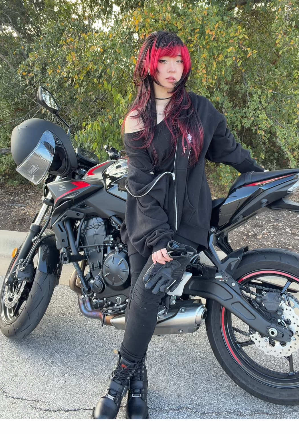 DAY TIME RIDING BC THE WEATHER IS FINALLY BEARABLE WOOOOOOOO 