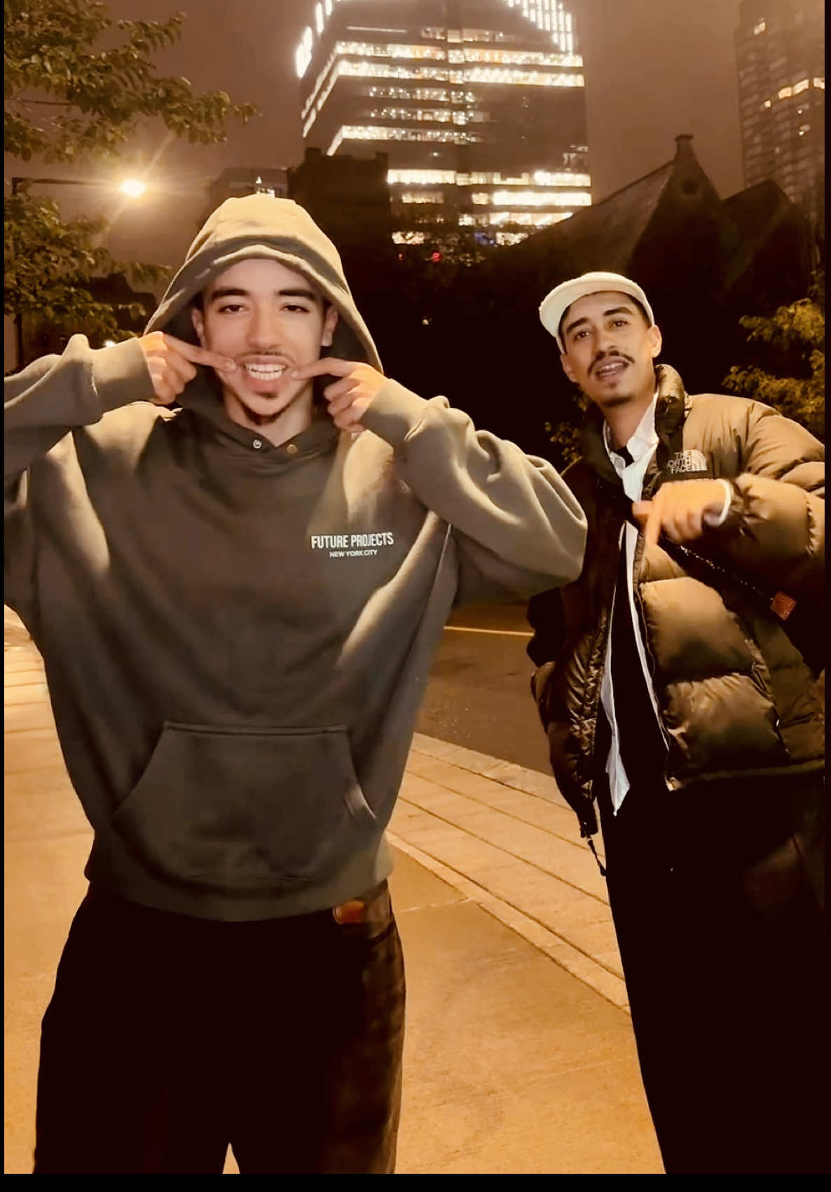 N9der nl9a les fans dyal @figoxshin hna ?  . . #🇲🇦 #🇨🇦 #3oudned #figo #rapmarocain 