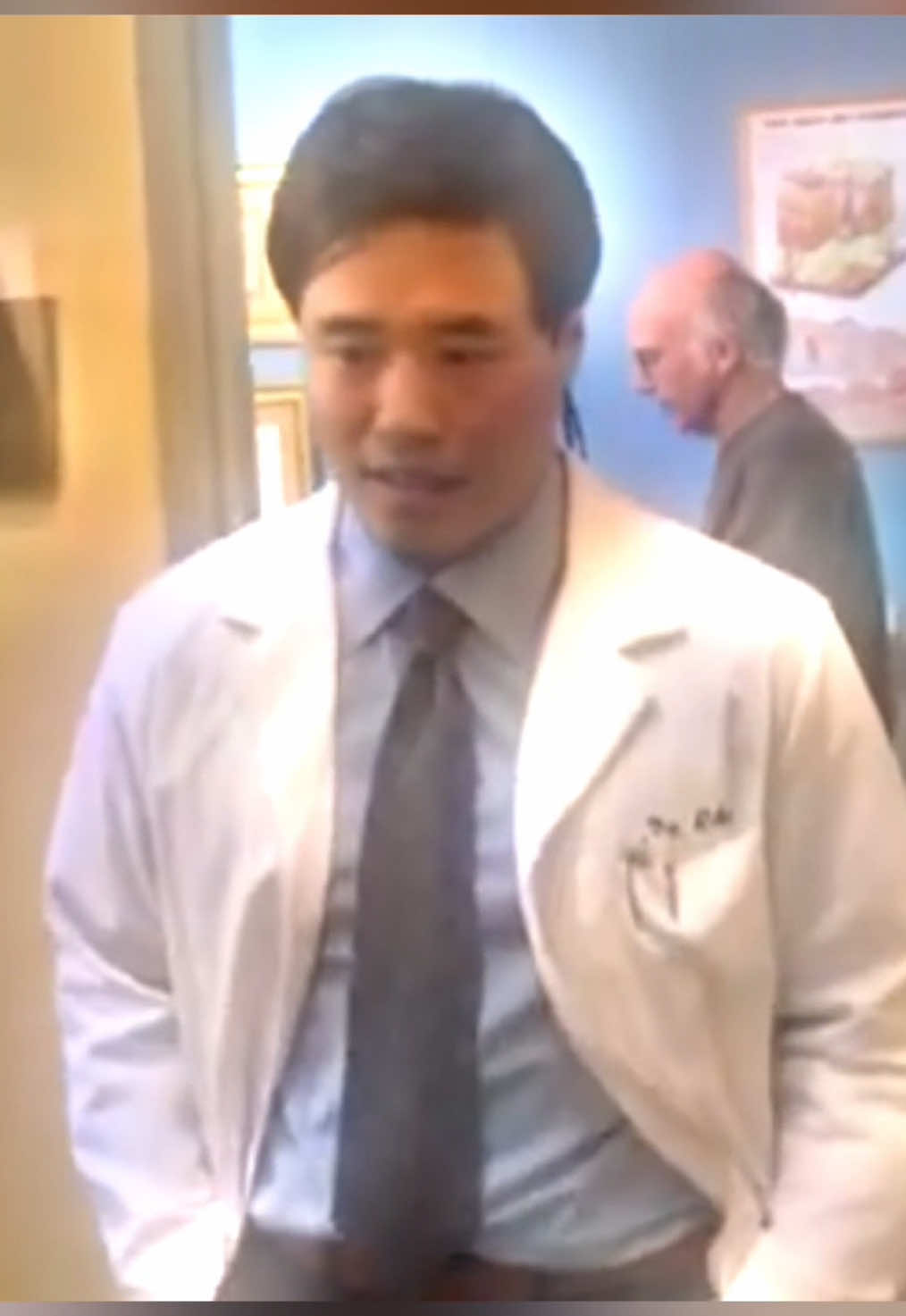 Asian Jim discovers Larry’s little secret  #curbyourenthusiasm #larrydavid 