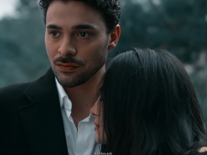 «если будешь плакать,то на плачь на моём плече»🥹🤍 • #gozlerikaradeniz #halitozgursari #ozgeyağızz #глазачерногоморя #gunaz #turkishdizi  #турецкиесериалы #глобальныерекомендации 