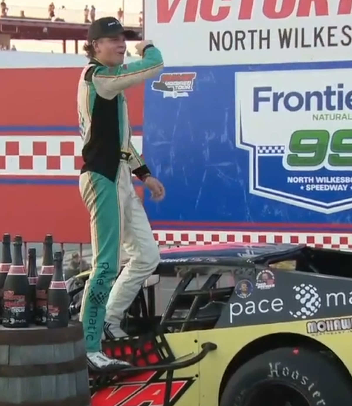 Let’s take a look at the SMART Modified season finale win by Luke Baldwin, who also picked up the back to back series title! #northwilkesborospeedway 