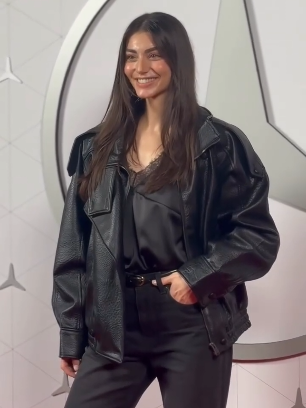 Özge Törer from the Mercedes-Benz launch.🔥🖤 #fyp #balahatun #unfreezemyacount #ozgetorerfnps #ozgetorer 