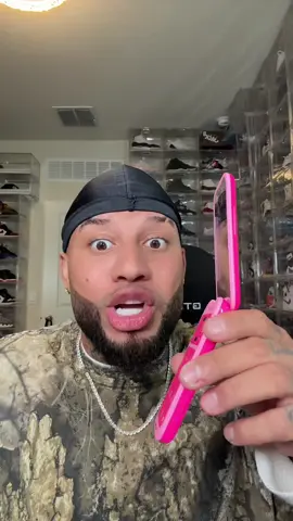 Hope u can snag one before they sell out again!! 🛒🏃🏽‍♂️💨 #barbie #barbiephone #barbieflipphone #flipphone #qvc @QVC, Inc 