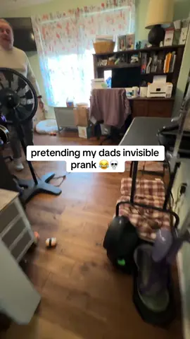 he scared me i didn’t see him 😂😂 #foryoupage #viral #funny #trending #fyp 