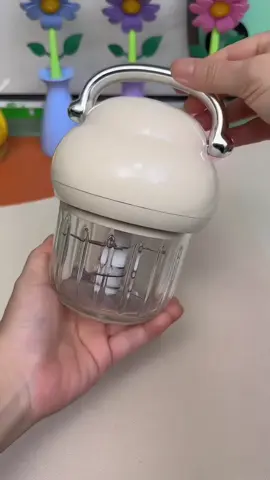 🔪✨ Diga adeus ao trabalho manual e deixe esse mini processador fazer tudo por você! Ideal para triturar carne, legumes, alho, cebola e muito mais em segundos – rápido, prático e perfeito para quem ama agilidade na cozinha! ✅ Economia de tempo ✅ Compacto e fácil de limpar ✅ Potência que surpreende! 🛒 Disponível na Shopee com frete barato! Transforme sua cozinha agora! Comenta EU QUERO para receber o link 🔗  #AchadinhosDaShopee #CozinhaPrática #ViralNaShopee #GadgetsDeCozinha #CozinhaInteligente 