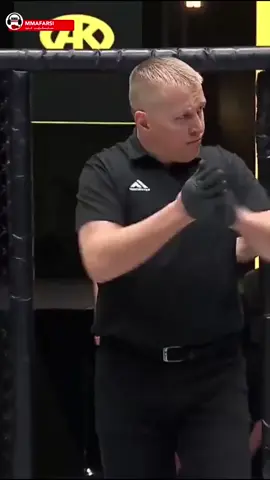 امیر علی اکبری در مقابل تونی جانسون آمریکایی #دل #explore #for_you #mm#fall 