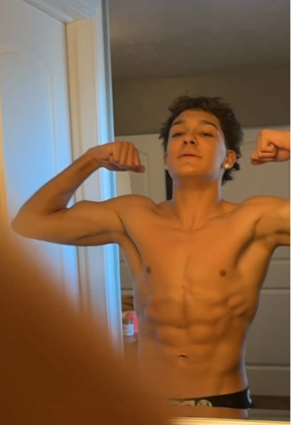 His skincare routine always starts with flexing 💪😂 Then we finally get to the good stuff — clean, simple,  @Verefina skincare ✨  @Trey Makai @treyoutsidewithit  #skincare #cleanskincare #naturalskincare #funnyvideo #treymakai