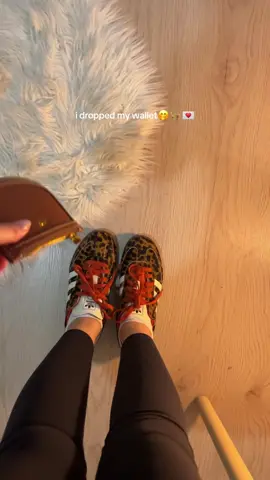i dropped my wallet🤭 #fyp #fyppppppppppppppppppppppp #samba #leopard 