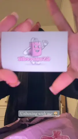 Bro girls. Save your money and get your bags from @6Sourcedit   Same thing for less so can’t complain 😍😍😍 #fyp #girl #foryoupage #bag #girly 