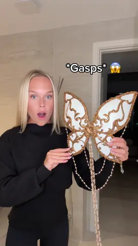 Do you think I can style this Butterfly top for Halloween? 👀🦋 Get ready with me for another halloween costume #butterflytop #halloweencostume #halloweenmakeup 