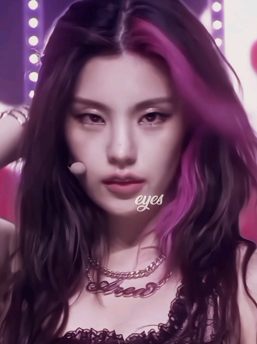 ONE LOOK IN HER EYESS . #yeji #edit #itzy #kpop #fyp #itzylrcy #blink 