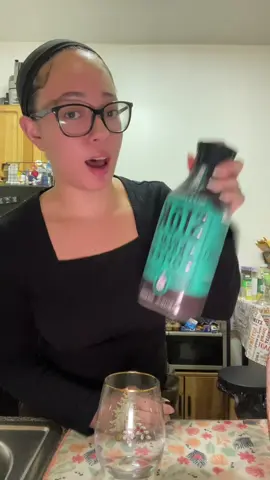 This video makes me happy #momtok #icedcoffeeathome #stokcoldbrew #coffeemom  @stokcoldbrew  @oat milk 