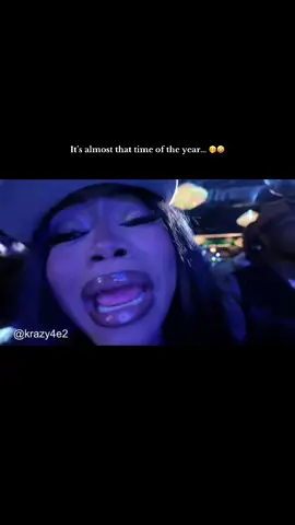 Catch me on YouTube every weeek 🤪🏃🏿‍♀️💨 #dezember #kedezemba 