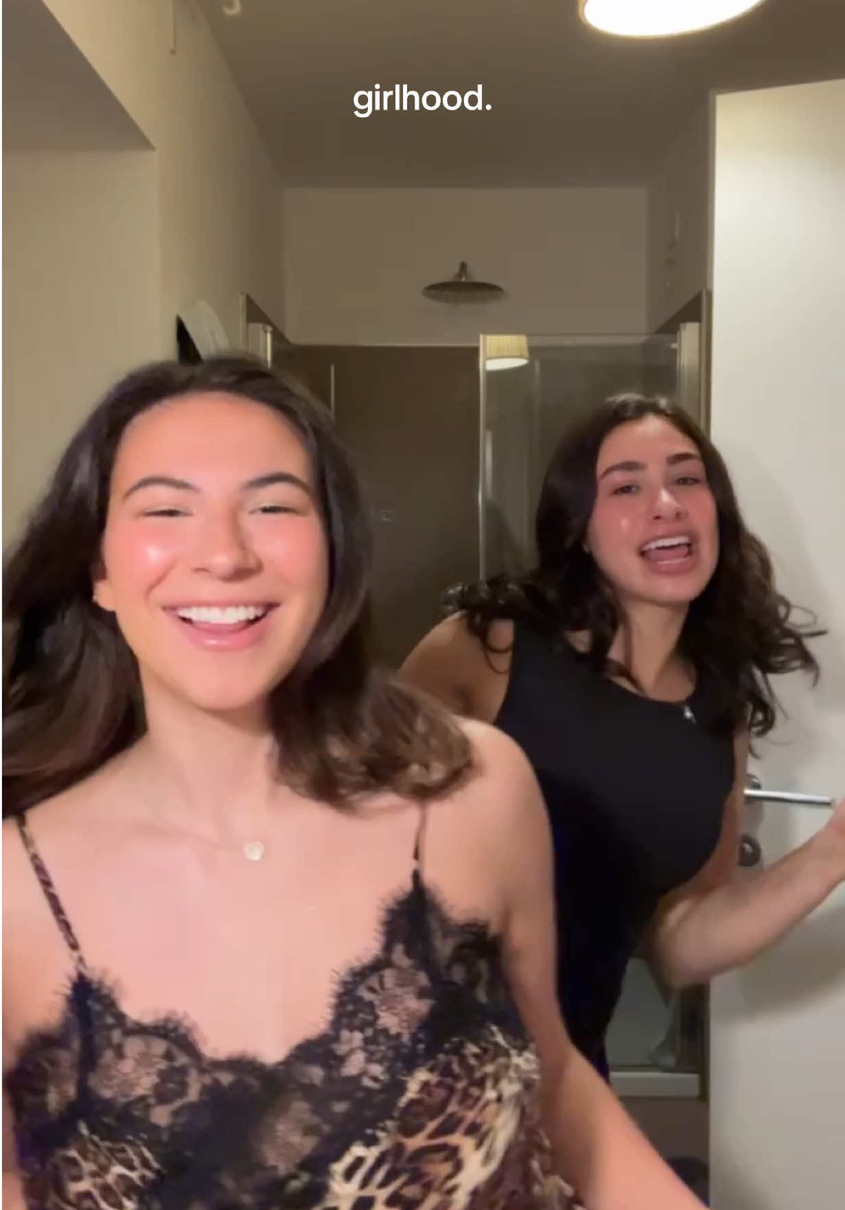 couldn’t do life without my papi @arielyavuncu #girlhood #girlsgirl 