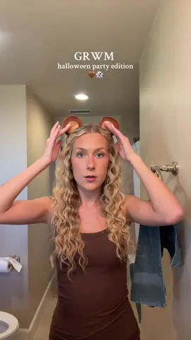 Can you guess what we are??? #halloweencostume #halloweenhair #costumeinspo #tymo #fyp 