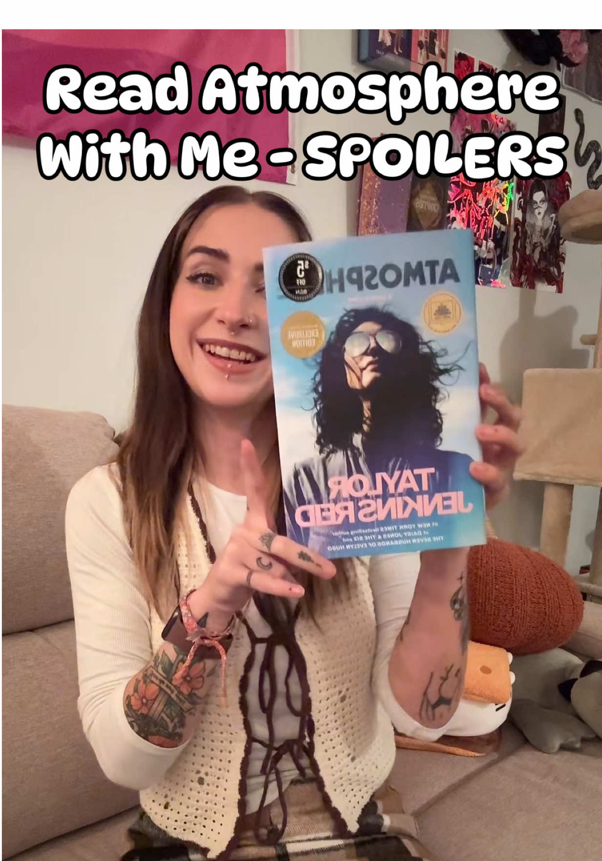 Read Atmosphere with me! This reading vlog contains spoilers 🔭🪐 #BookTok #readingvlog #romancebooks #taylorjenkinsreid #bookishthoughts 